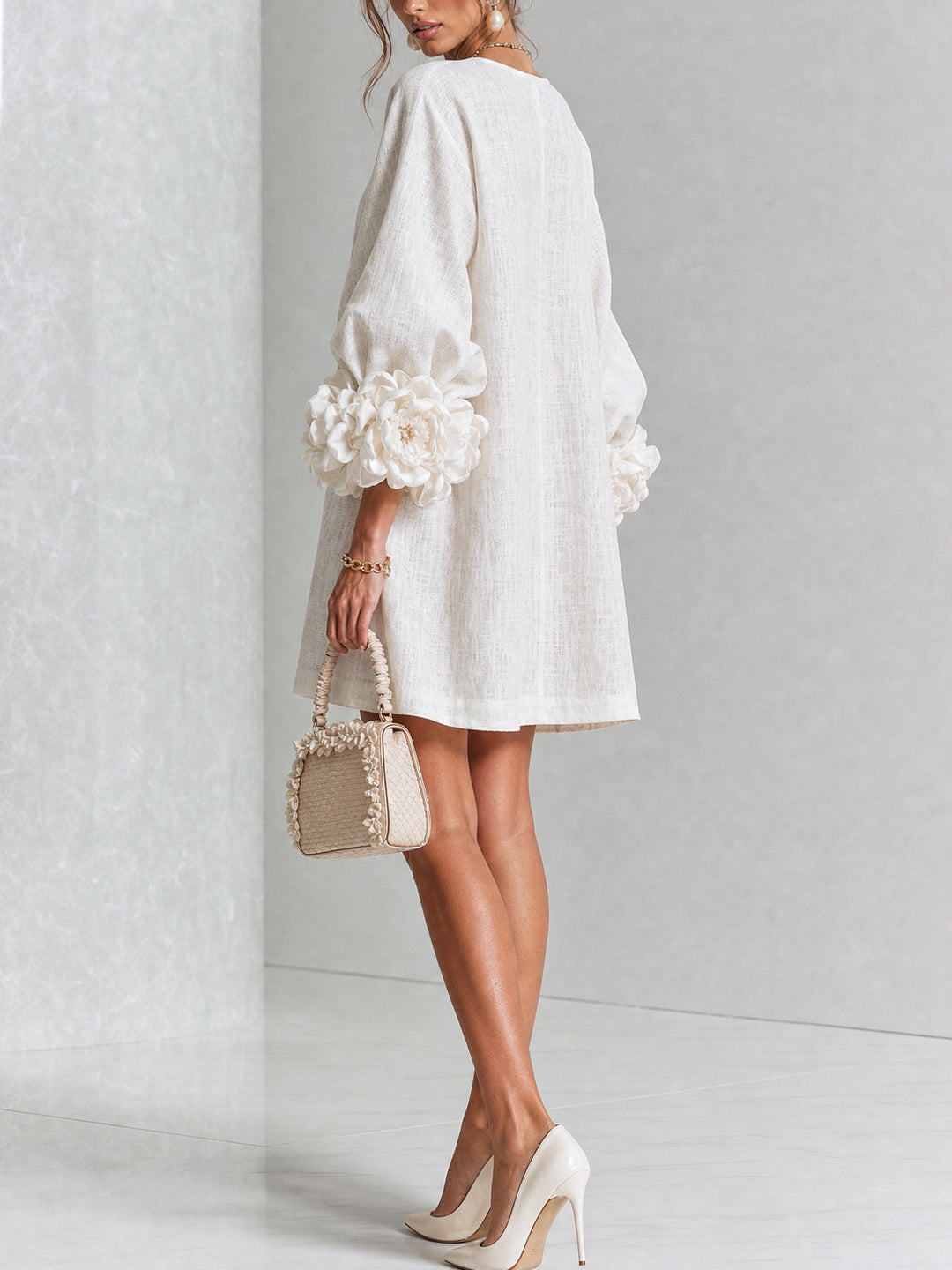 Silvia | Vestido Mini com Botões e Punhos Florais